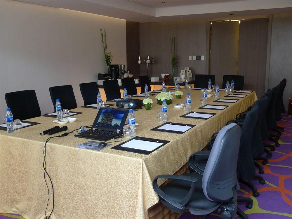 เบย์ลีฟ อินตรามูโรส โฮเต็ล Hotel มะนิลา ภายนอก รูปภาพ